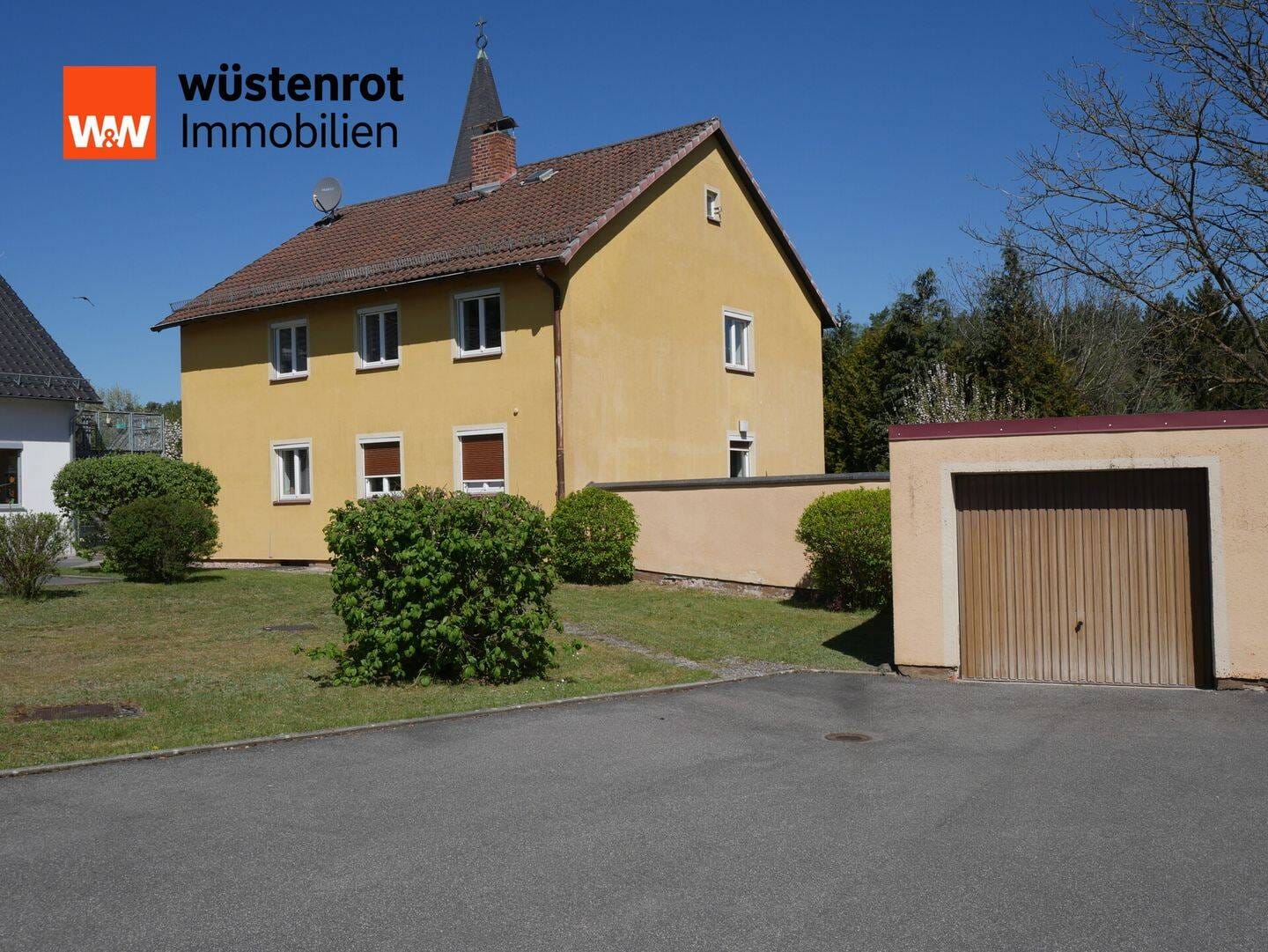 Immobilie in Neustadt bei Coburg - Ehemaliges Pfarrhaus in zentraler Lage von Haarbrücken - Bild 0