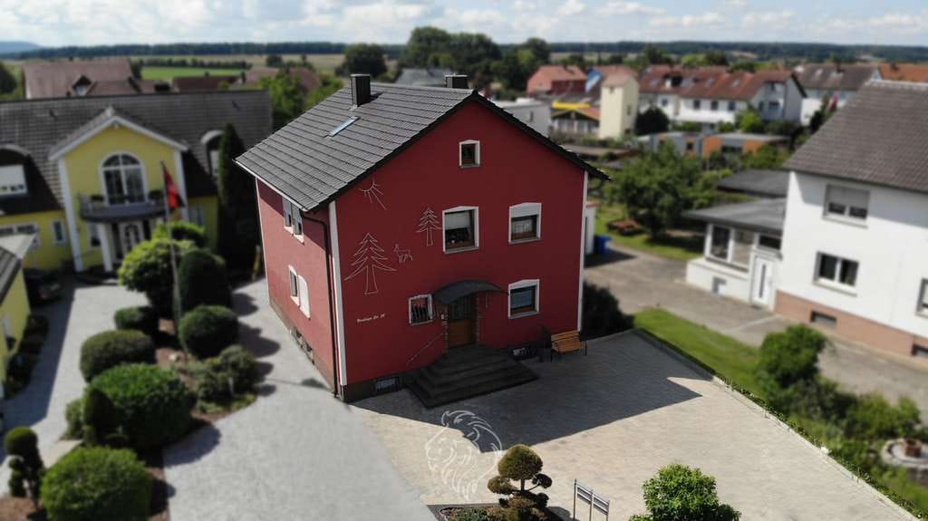 Immobilie in Schwarzach am Main - Kapitalanlage - Gepflegtes Zweifamilienhaus mit verlässlichen Mietern - Bild 0