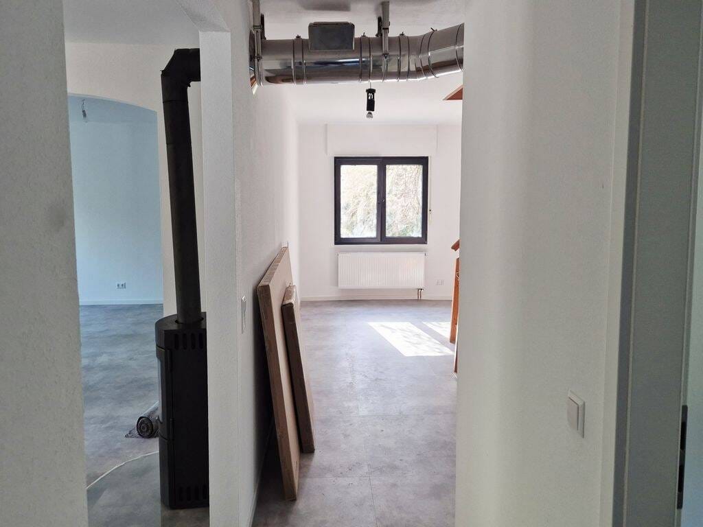 Immobilie in Trunkelsberg - Ihr grünes Refugium: Charmantes 5-Zimmer-Haus mit sonnigem Traumgarten und neuer Ausstattung - Bild 3
