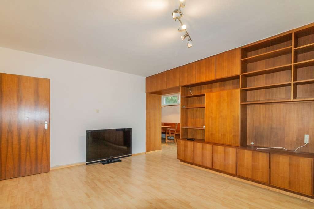 Immobilie in Vaterstetten - Vaterstetten/Baldham: 3 ½-Zimmer-Eigentumswohnung mit Balkon, Gartenanteil und Garage - Bild 2