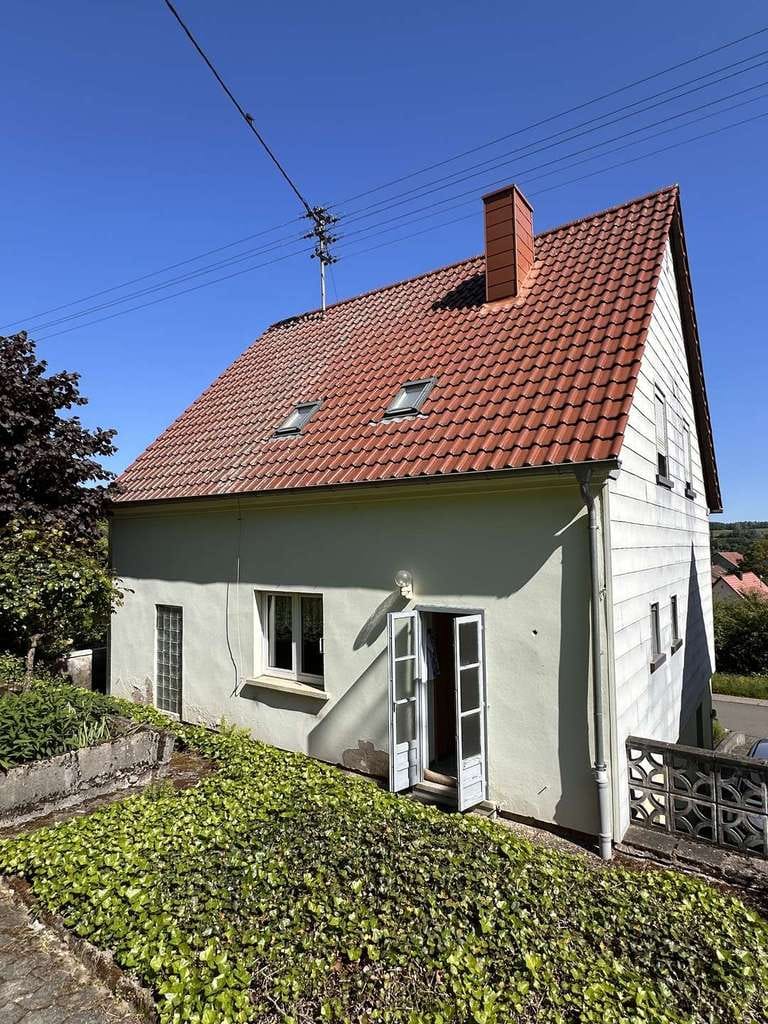 Immobilie in Merchweiler - Gemütliches Einfamilienhaus mit Garten in Wemmetsweiler - Bild 3