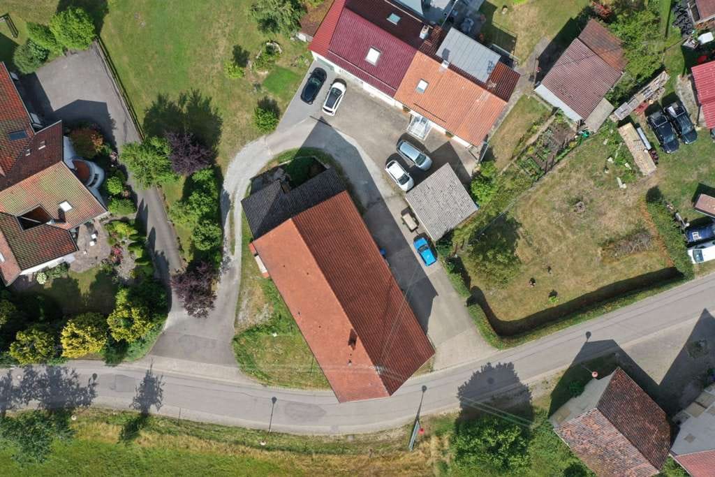 Immobilie in Gschwend - Haus mit Potential für 3 Wohnungen und Baugrundstück in ruhiger Ortsrandlage von Gschwend - Bild 3