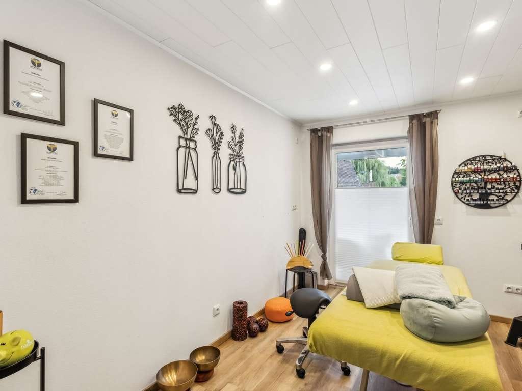 Immobilie in Adelzhausen - Top saniertes Mehrgenerationenhaus mit Gewerbeeinheit in Adelzhausen - Bild 4