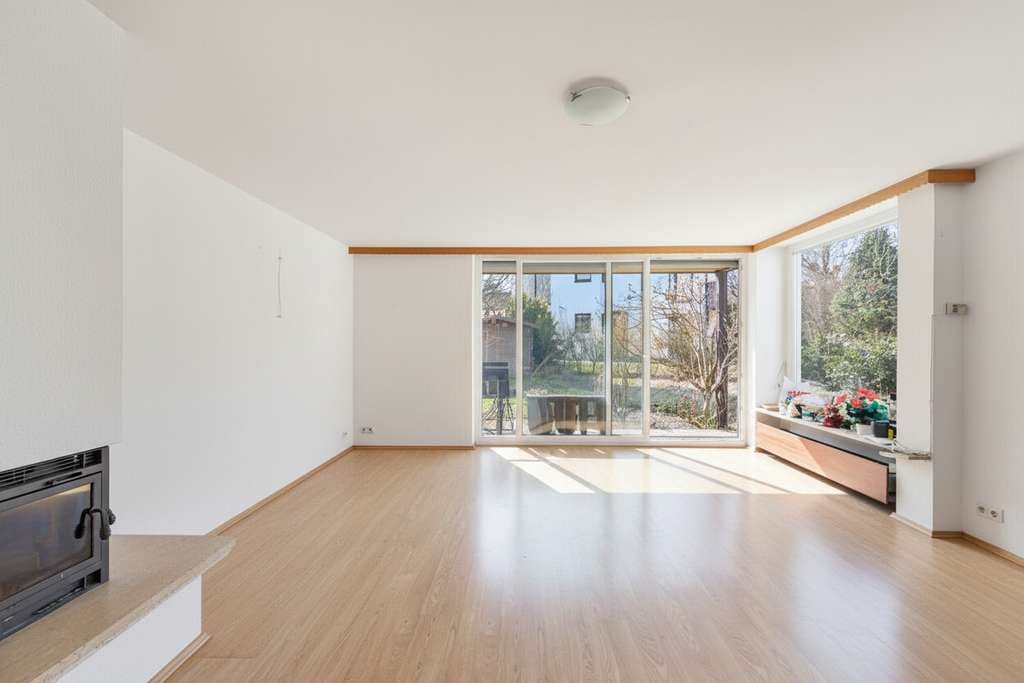 Immobilie in Gräfelfing - Charmanter Bungalow mit Split-Level-Architektur und großem Entwicklungspotenzial in Gräfelfing - Bild 2