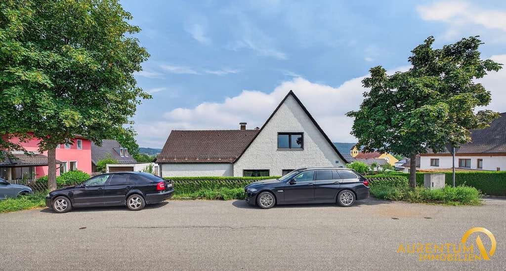 Immobilie in Kelheim - Gepflegtes Einfamilienhaus mit großem Garten, Sauna und Ausbaupotenzial in Kelheim - Bild 4