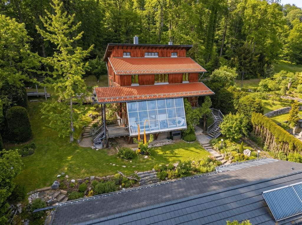 Immobilie in Feldafing - Architektenhaus in Hanglage am Starnberger See - Bild 0