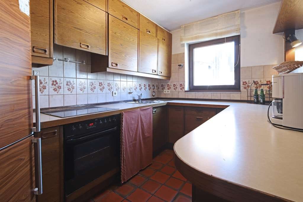 Immobilie in Sindelfingen - Wohnen mit Hauscharakter - Großzügige Maisonette-Wohnung auf 3 Ebenen -  2 TG-Stellplätze inklusive - Bild 4