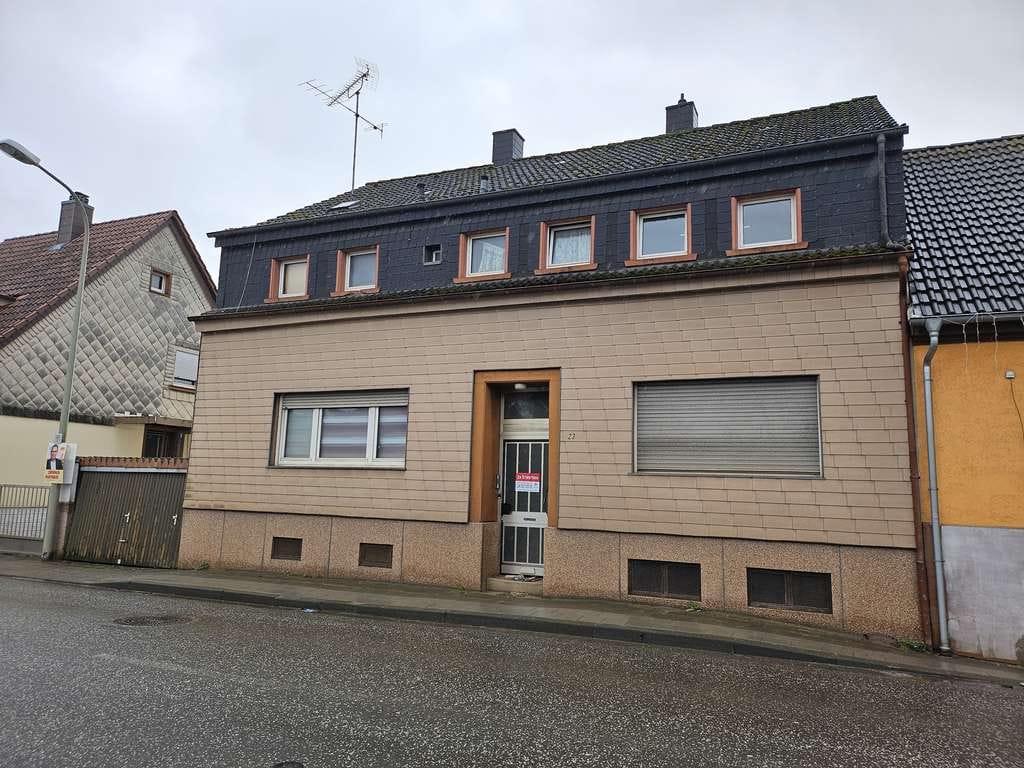 Immobilie in Otterbach - Zwangsversteigerung !  Großzügiges 1-2 Familienhaus mit Garage - Bild 1