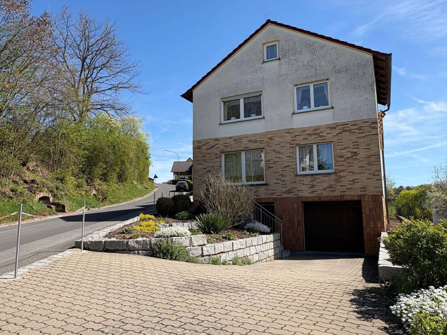Immobilie in Baunach - Viel Platz, viele Möglichkeiten - großzügiges Einfamilienhaus mit Wohlfühlgarantie - Bild 1