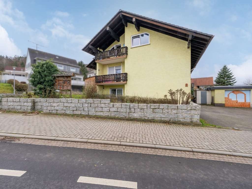 Immobilie in Breuberg - 3-Familien-Haus mit Charme und Potenzial in Breuberg - Bild 0