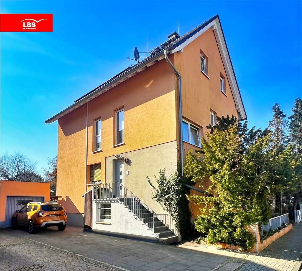 Immobilie in Erzhausen - Gepflegtes 2–3-Familienhaus mit PV-Anlage, Nebengebäude, Pool und 660 m² Grundstück in Erzhausen - Bild 0