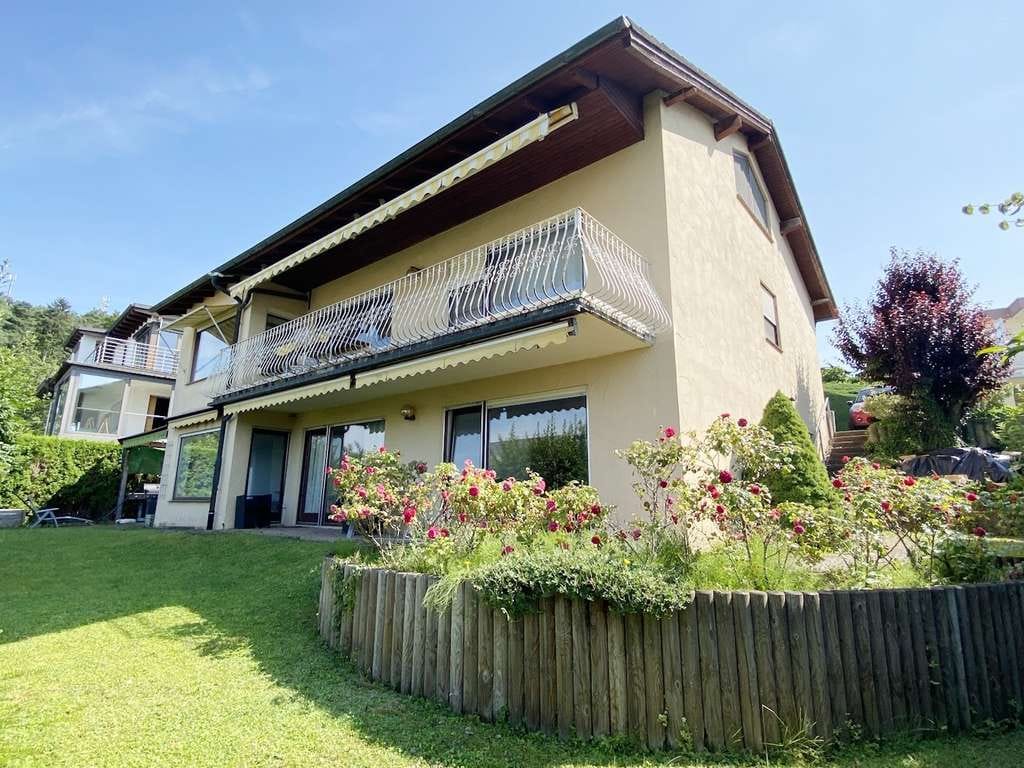 Immobilie in Daisendorf - In ruhiger Lage - freistehendes Einfamilienhaus mit Einliegerwohnung mit Teilsee- und Bergsicht - Bild 1