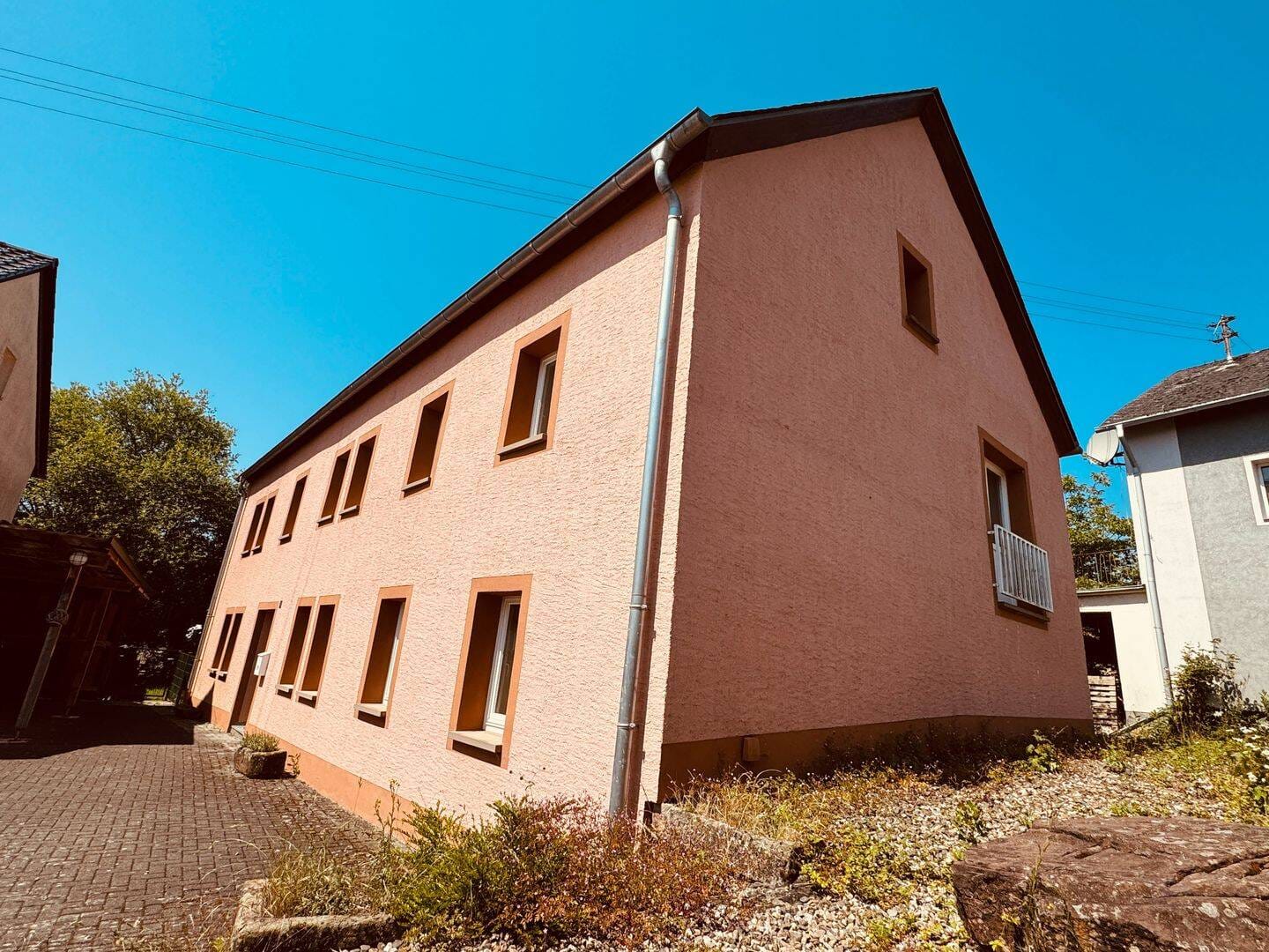 Immobilie in Oberkail - Kapitalanlage * Renditeobjekt * OBERKAIL * Spangdahlem * saniertes MFH * EFH * Ferienwohnungen * Einfamilienhaus * Mehrgenerationen * Praxis * Büro *  - Bild 2