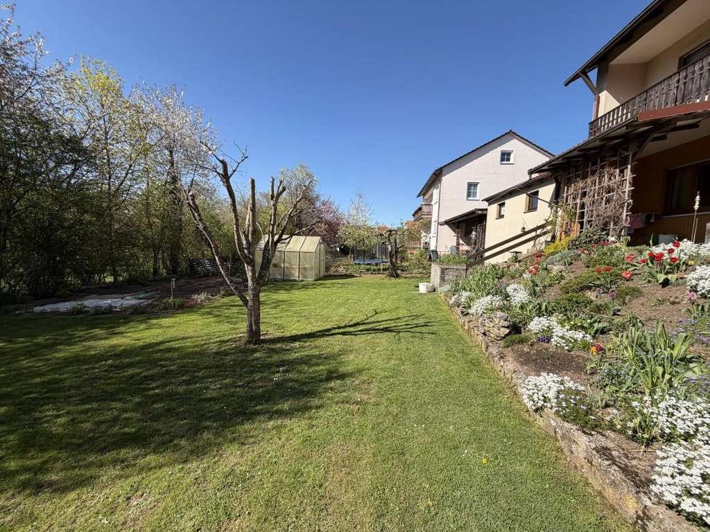 Immobilie in Velburg - Ein-bis Zweifamilienhaus als perfektes Familien-Domizil!   
   Velburg - Am Finkenherd - Bild 3