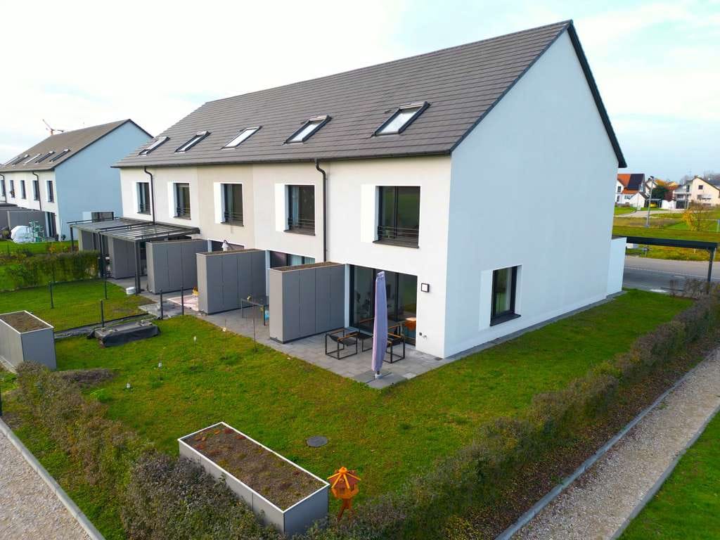 Immobilie in Karlskron - Reihenendhaus nähe Ingolstadt, 5 Zi., familienfreundliche Lage - Bild 0