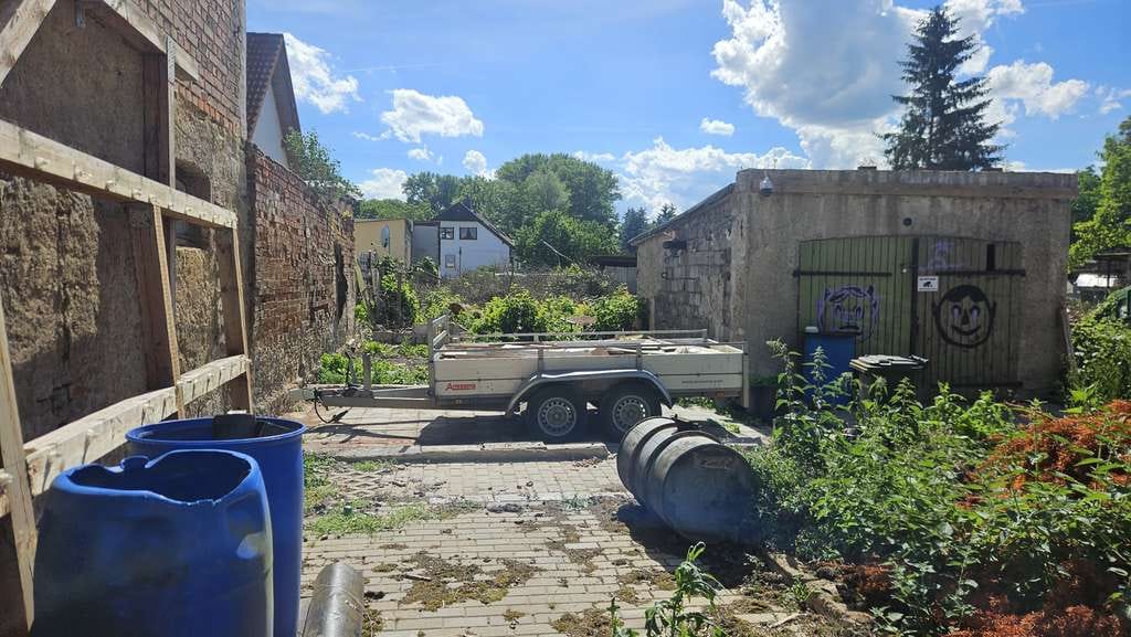 Immobilie in Apolda - Sanierungsprojekt mit Mega-Potenzial: Genehmigte KfW-Sanierung + 2. Bauplatz vorhanden! - Bild 2