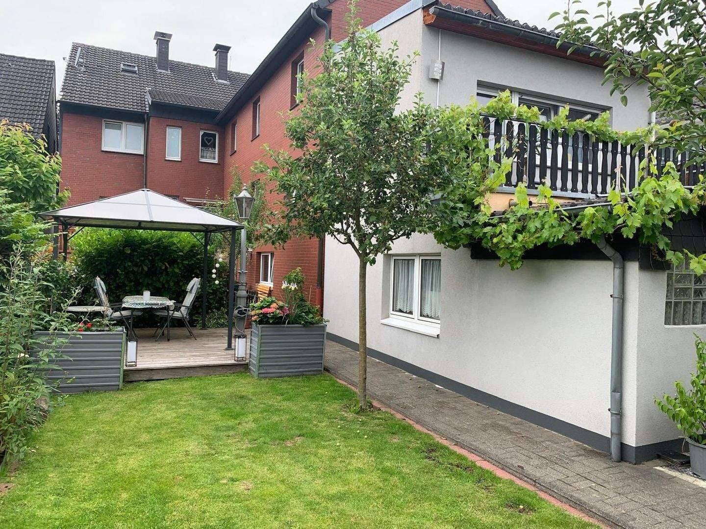Immobilie in Haltern am See - Interessantes Rendite - / Anlageobjekt: Mehrfamilienhaus mit 4 WE / Stadtlage / 540 Kaufgrundstück / 320 qm WFL / voll vermietet / Ausbaupotenzial  - Bild 2