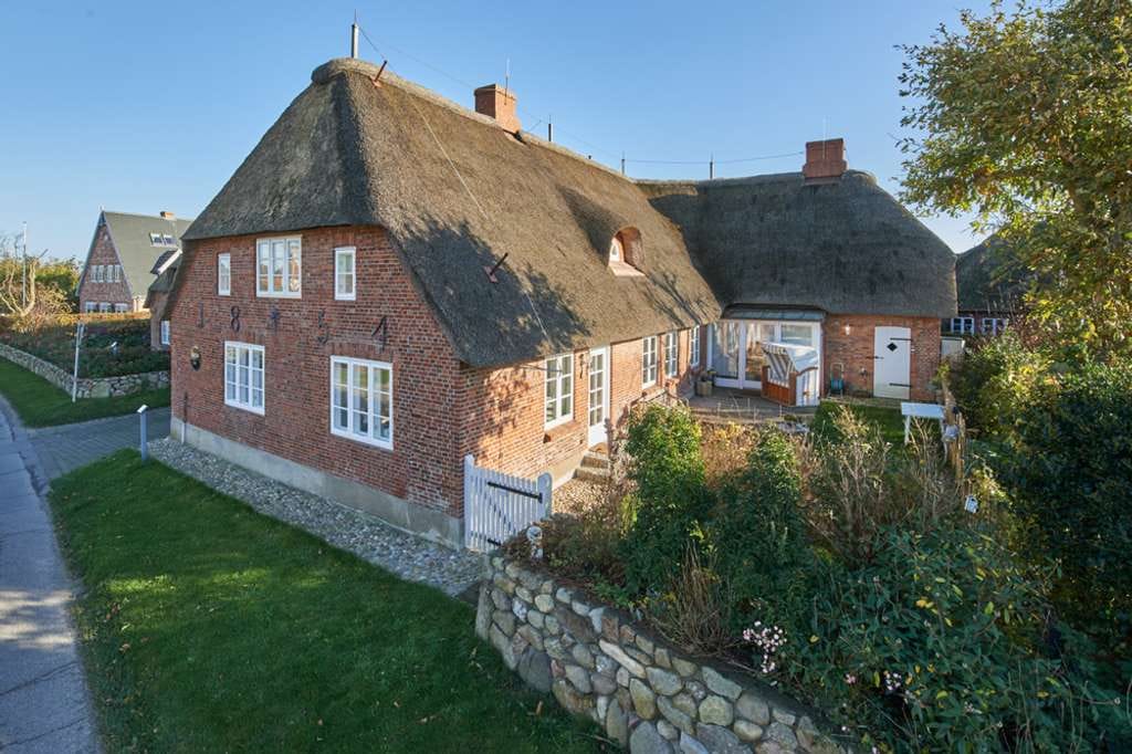 Immobilie in Oldsum - Kernsaniertes Kapitänshaus im Herzen von Oldsum! - Bild 2