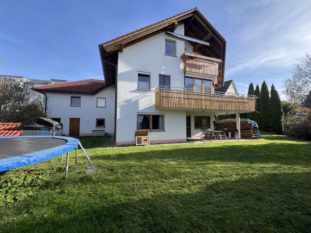 Immobilie in Dunningen - Familientraum in bevorzugter Wohnlage - Charmantes Zweifamilienhaus mit Einliegerwohnung - Bild 2