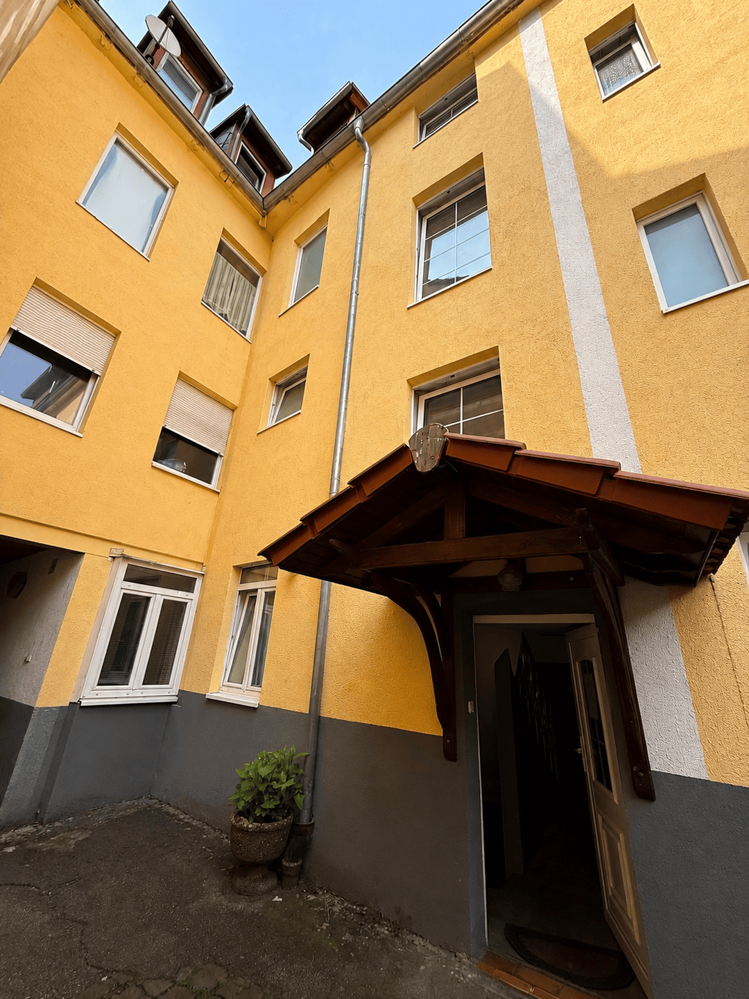 Immobilie in Pforzheim - ?? Wohn- & Geschäftshaus in Pforzheim - Attraktive Kapitalanlage mit Entwicklungspotenzial - Bild 2