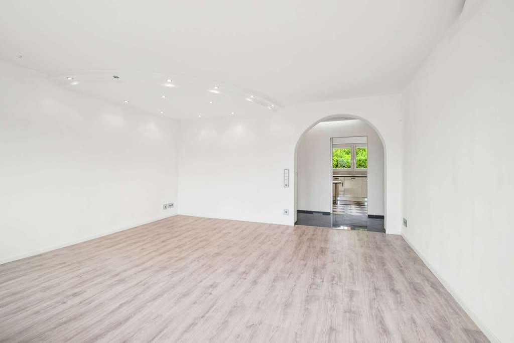Immobilie in Lahnstein - Solide investieren, komfortabel wohnen – Eigentumswohnung mit Balkon und Ausbauoption - Bild 2