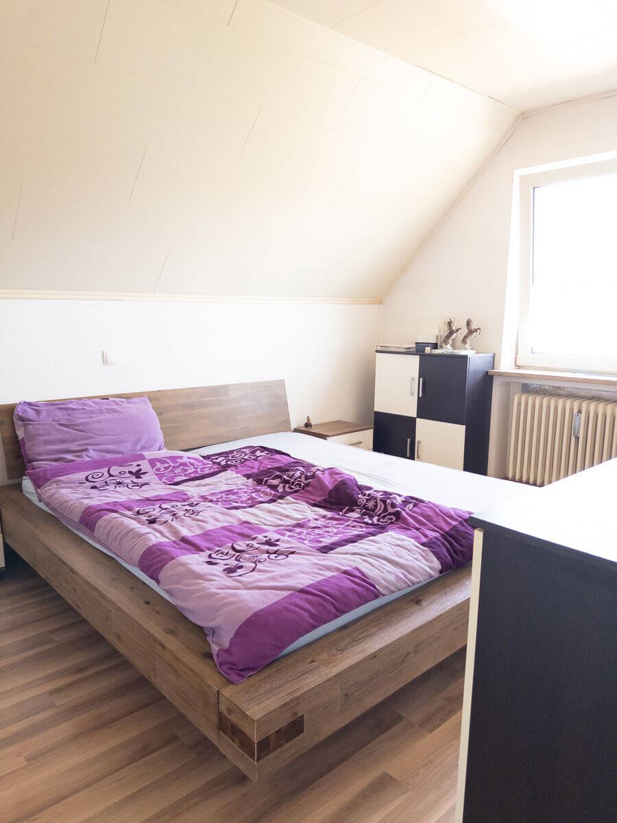 Immobilie in Asbach-Bäumenheim - Zweifamilienhaus mit drei Garagenstellplätzen ! - Bild 4