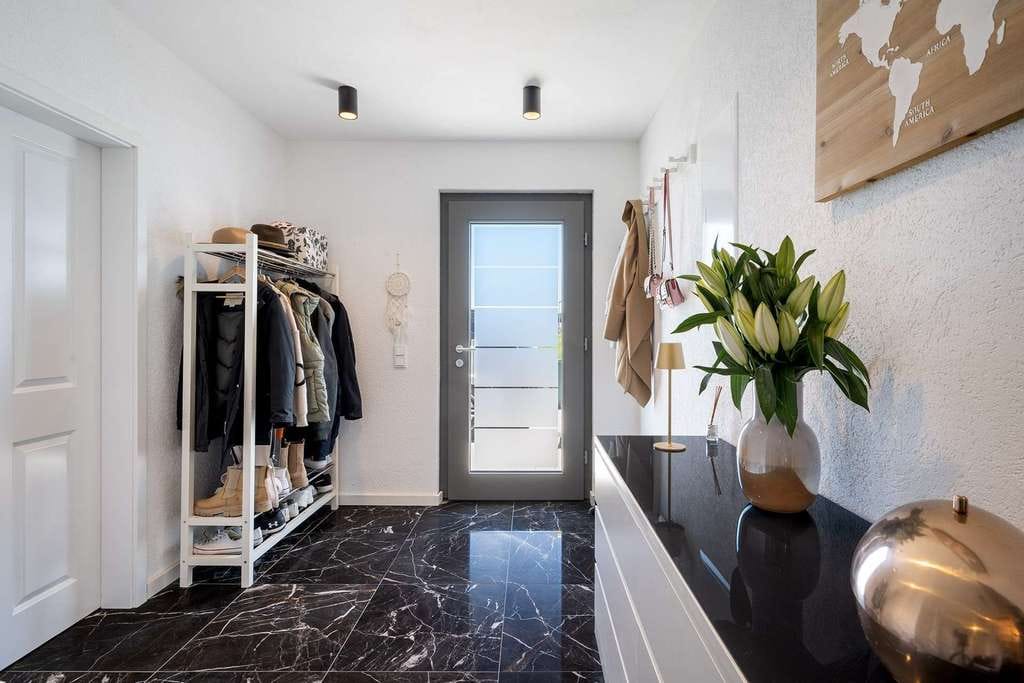 Immobilie in Bockhorn - Exklusive Wohnlösung mit zwei Einheiten, moderner Technik und außergewöhnlichem Lifestyle - Bild 2