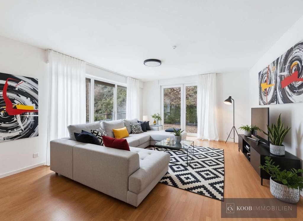 Immobilie in Saarbrücken - Großzügiges Wohnhaus mit viel Platz, Terrasse & Hinterhaus - Bild 1