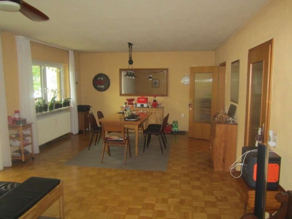 Immobilie in Walldorf - Walldorf: 3-Familienhaus in guter Lage am Stadtrand, mit Garten, Doppelgarage, 3 Stellplätzen. - Bild 1