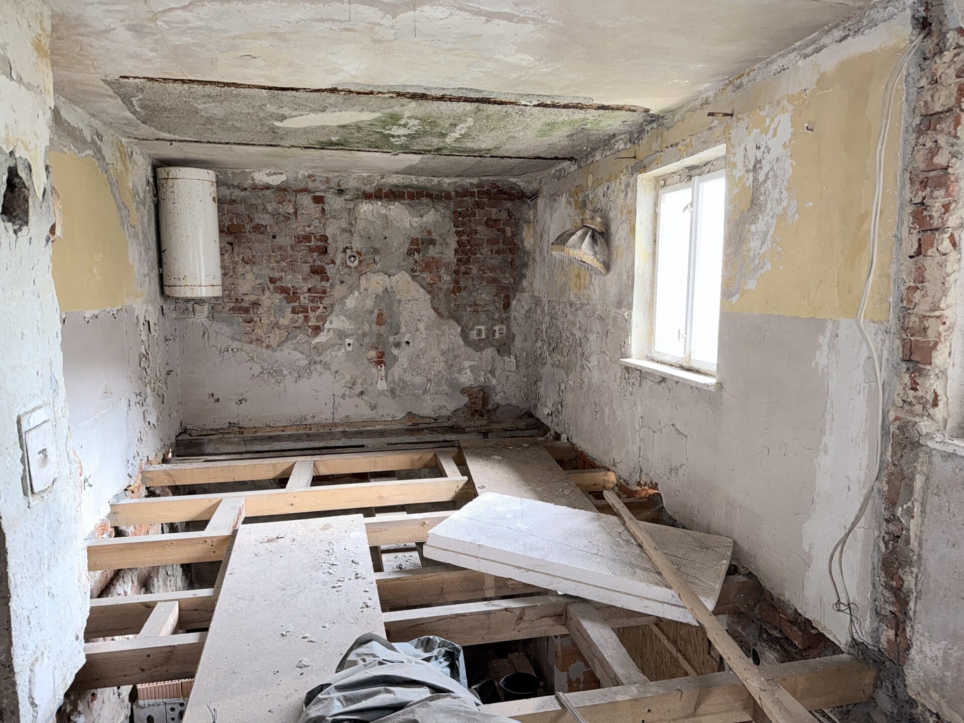 Immobilie in Meerane - Sanierungsbedürftiges Zweifamilienhaus mit Ausbaupotenzial - Bild 3