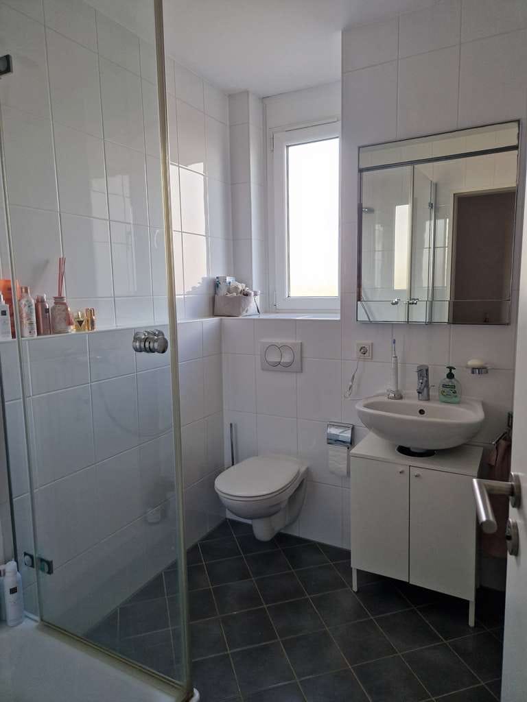 Immobilie in Unterföhring - Lichtdurchflutetes Wohnglück in Unterföhring: Attraktive Etagenwohnung mit XL-Balkon - Bild 4