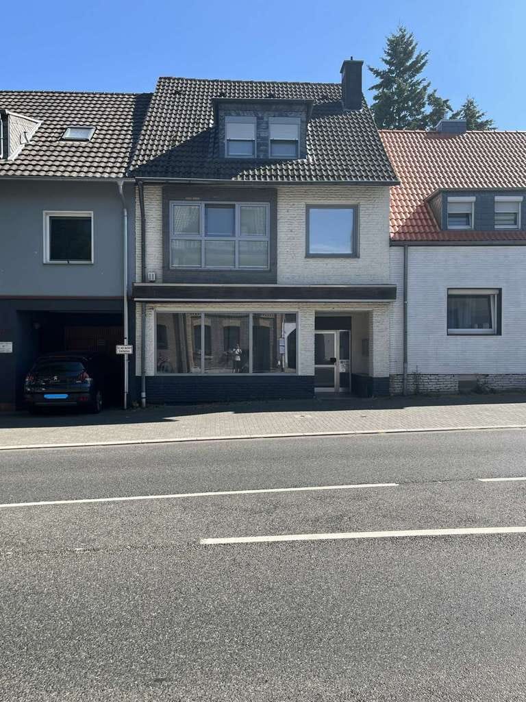 Immobilie in Frechen - Vollvermietetes Mehrfamilienhaus | 3 WE | Kapitalanlage | Frechen Königsdorf - Bild 0