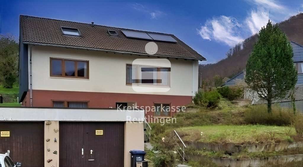Immobilie in Dettingen an der Erms - Zweifamilienhaus mit Einliegerwohnung, Doppelgarage in ruhiger Sackgasse - Bild 0