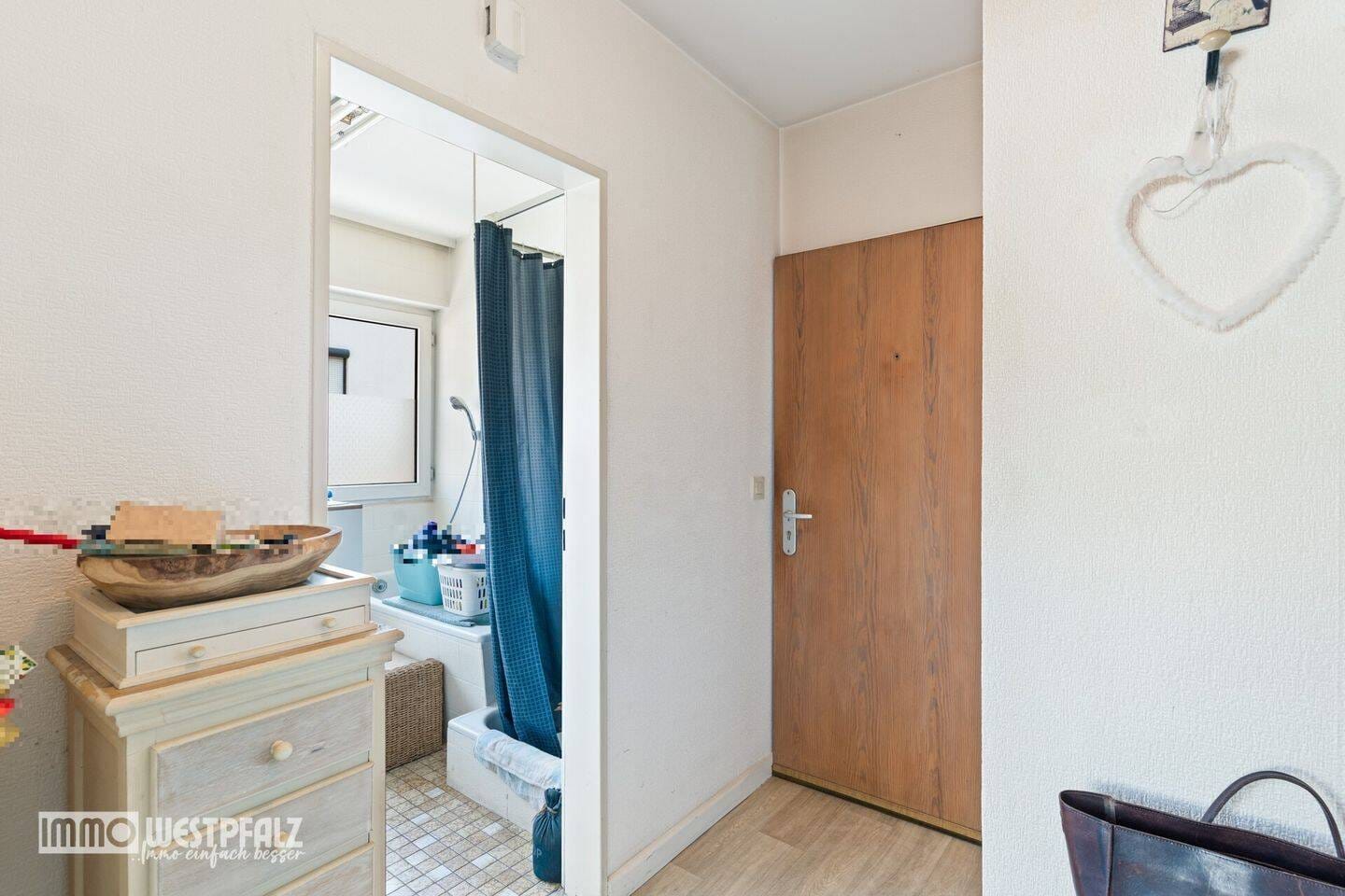Immobilie in Dahn - Gepflegte DG-Wohnung mit Loggia und Blick ins Grüne in Dahn - Bild 4