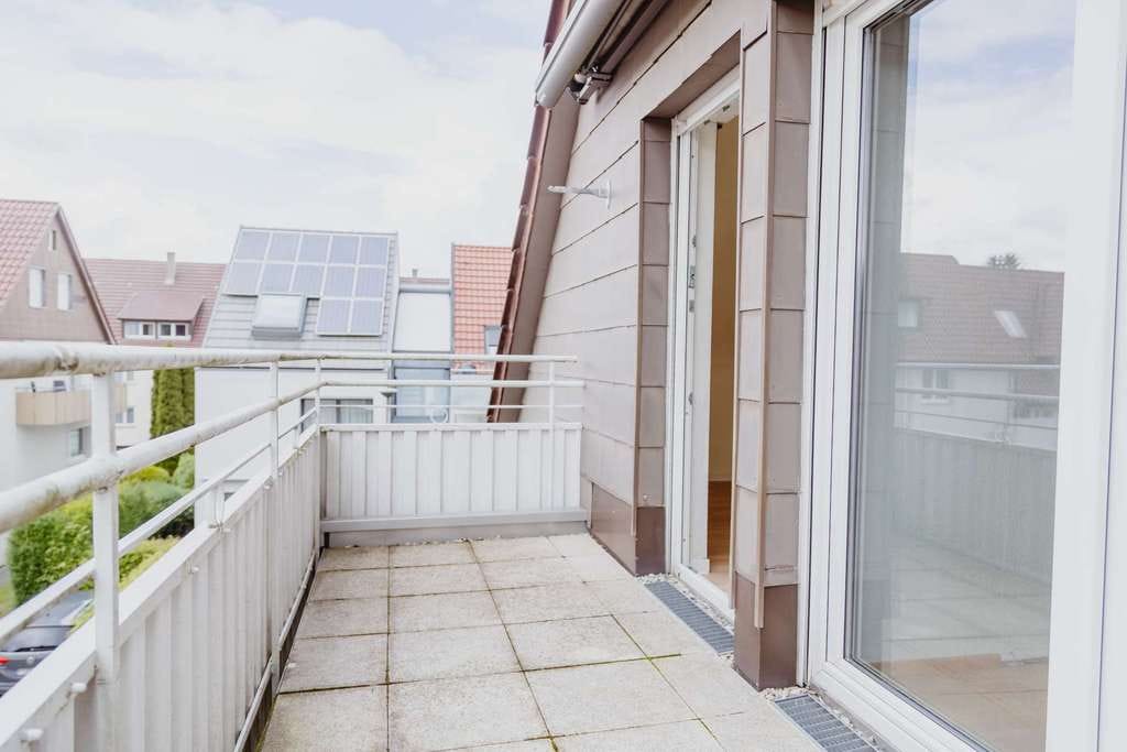 Immobilie in Leinfelden-Echterdingen - Helle Wohnung mit Balkon & Hobbyraum in ruhiger Lage in Leinfelden-Echterdingen - Bild 2