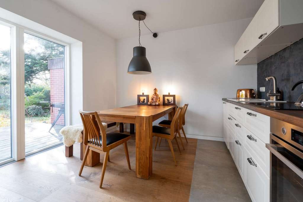 Immobilie in Tating - Weite • Licht • Lebensraum − Einfamilienhaus mit zwei Wohnbereichen in Tating - Bild 2