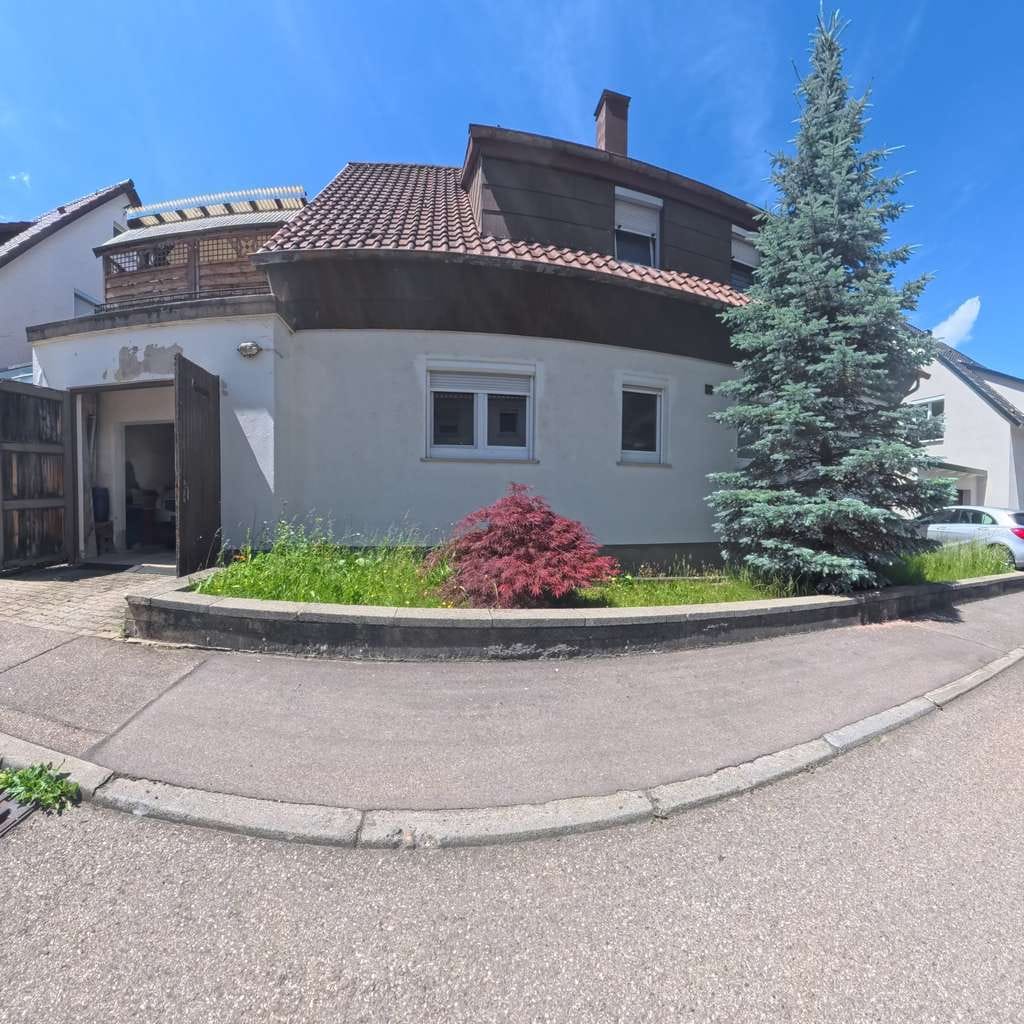 Immobilie in Eschenbach - Zweifamilienhaus, 197 m², 8 Zimmer, 399 m² Grundstück – 379.000 € - Bild 1