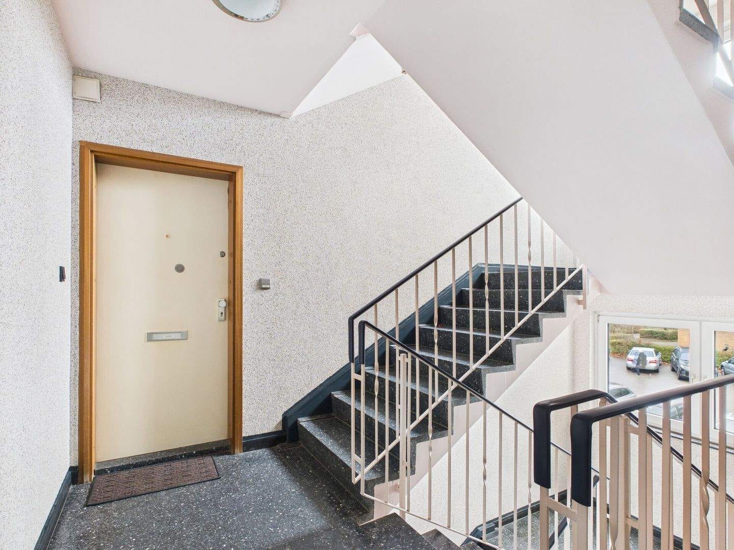 Immobilie in Isernhagen - Attraktive Etagenwohnung  mit Balkon in ruhiger, zentraler Lage - Bild 2