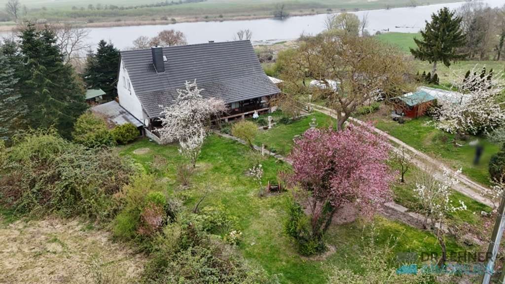 Immobilie in Havelberg - Exzellente Lage mit Blick auf die Havel! Zweifamilienhaus mit ELW auf idyllischem Grundstück! - Bild 2
