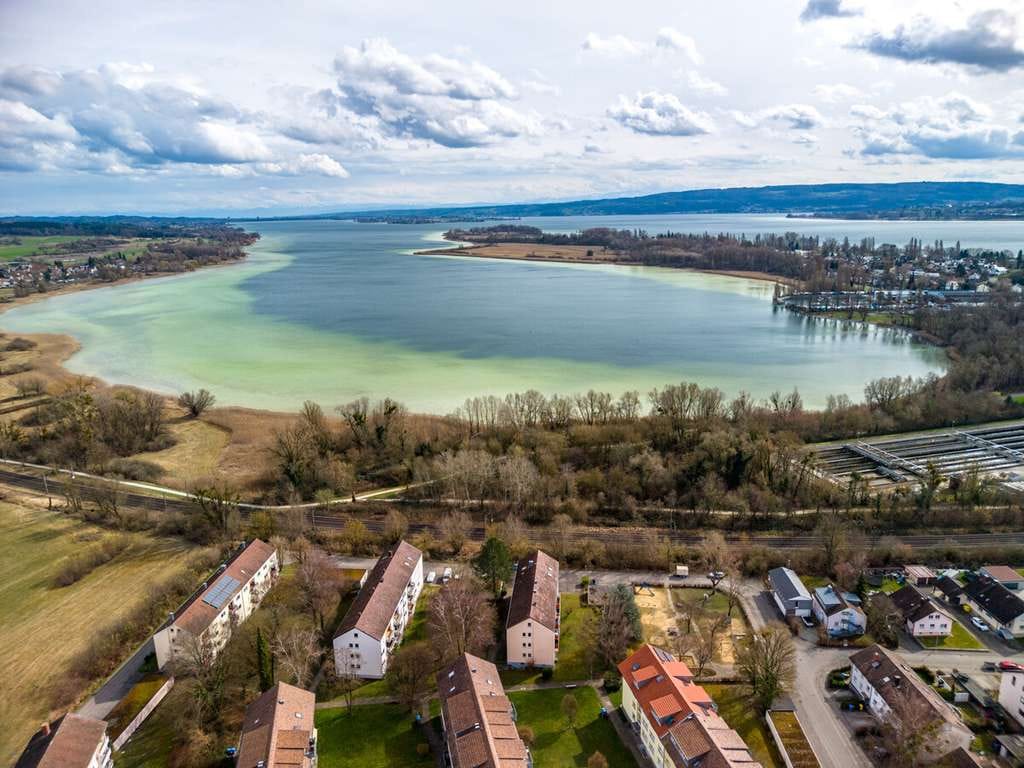 Immobilie in Radolfzell am Bodensee - Großzügige 3,5-Zimmer-Wohnung in Radolfzell mit viel Potenzial - Bild 0