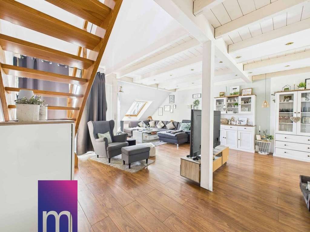Immobilie in Wernau (Neckar) - Lichtdurchflutete Maisonette-Wohnung mit toller Aufteilung und Süd-Balkon - Bild 2