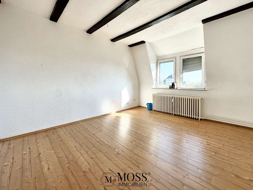 Immobilie in Butzbach - Sanierungsbedürftige 5 Zimmer Altbauwohnung in Zentrumsnähe - Bild 2