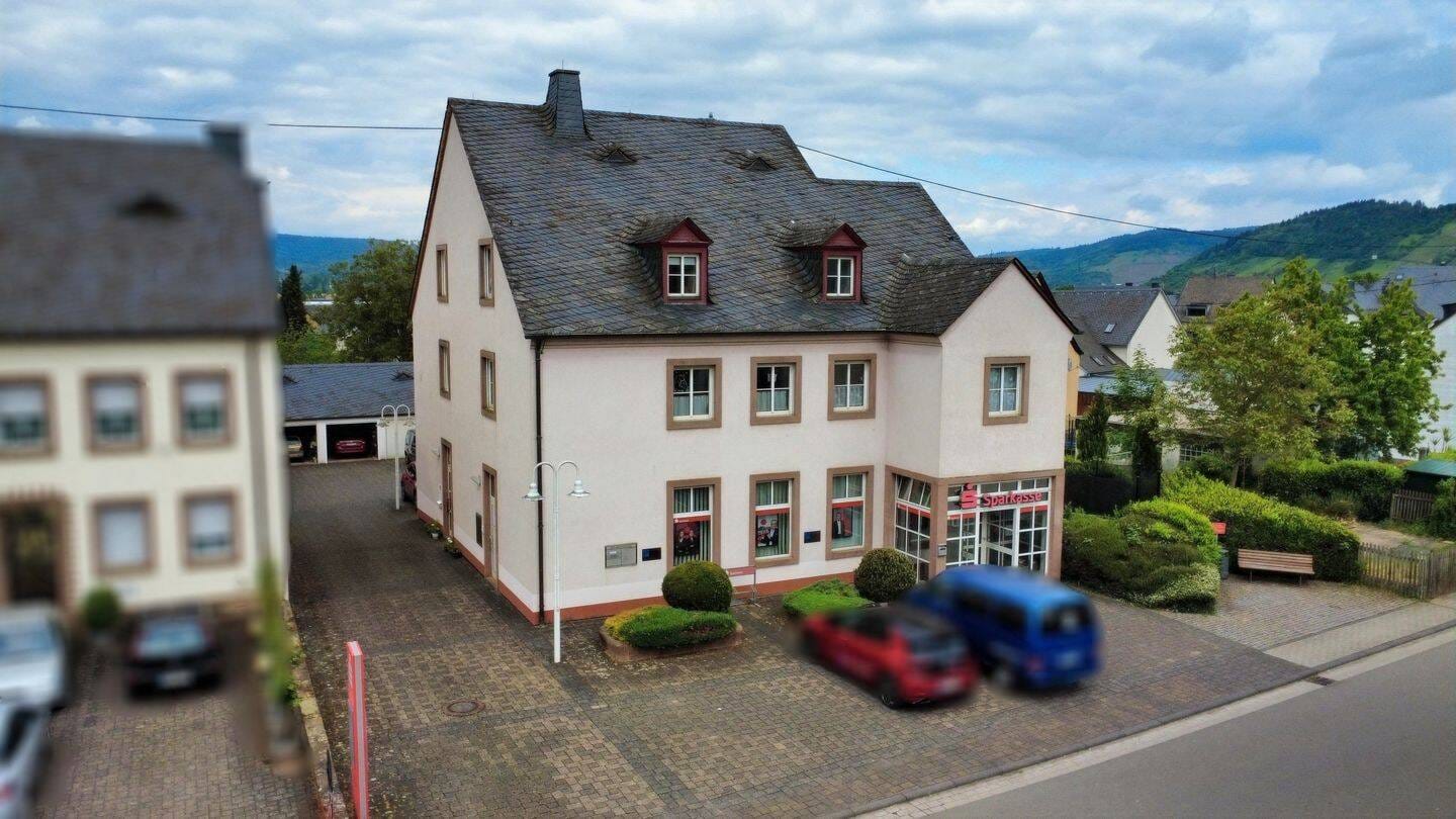 Immobilie in Kenn - Attraktives Wohn- und Geschäftshaus mit Entwicklungspotenzial in Kenn! - Bild 1