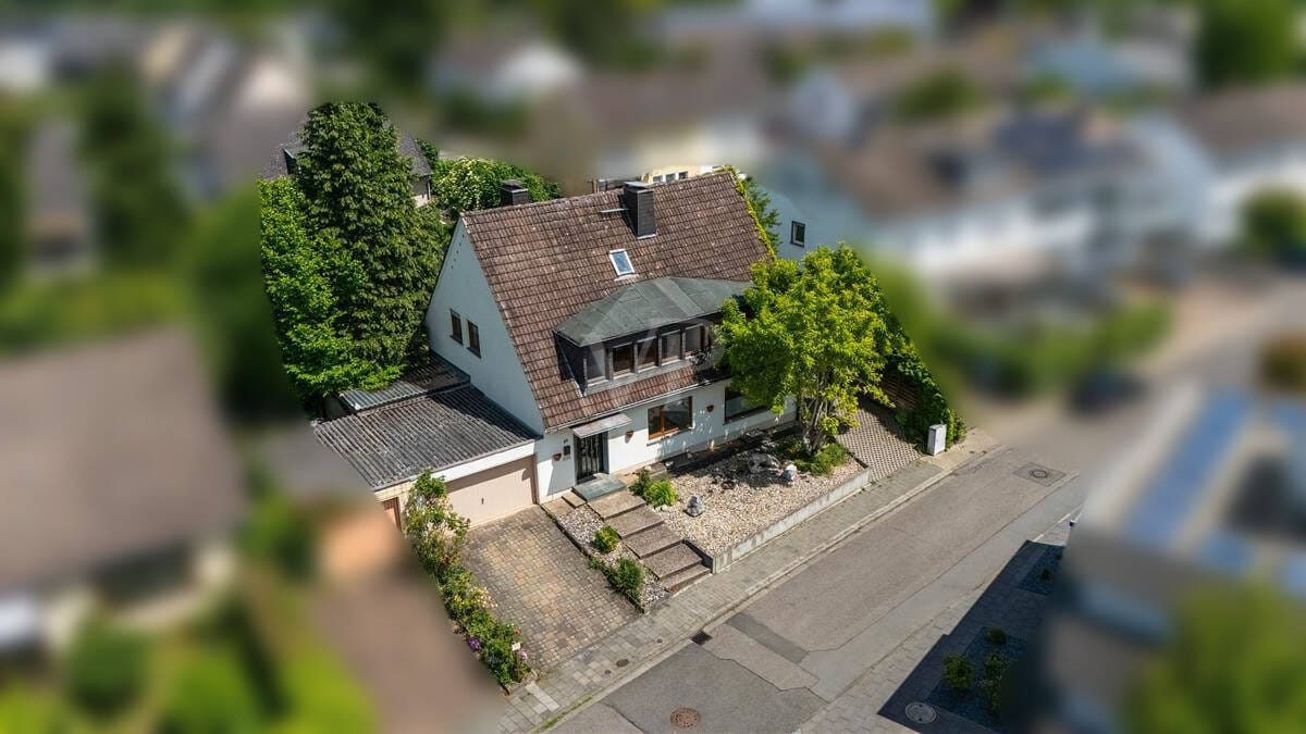Immobilie in Vallendar - Seltenes Zweifamilienhaus mit großzügiger Wohnfläche auf dem Mallendarer Berg - Bild 1