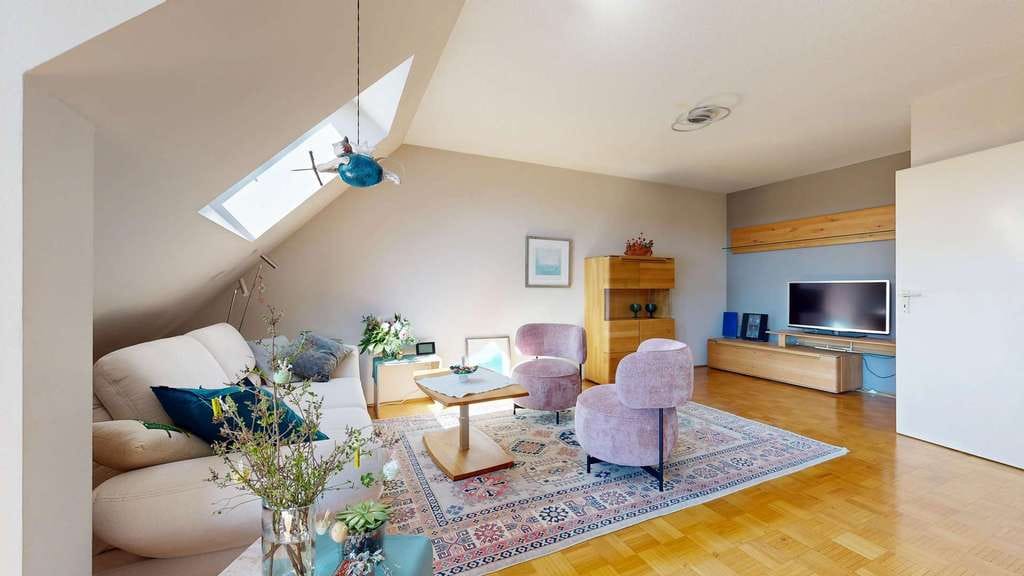 Immobilie in Kirchheim bei München - Attraktive Maisonette-Wohnung mit zwei Südbalkonen in Kirchheim - Bild 0