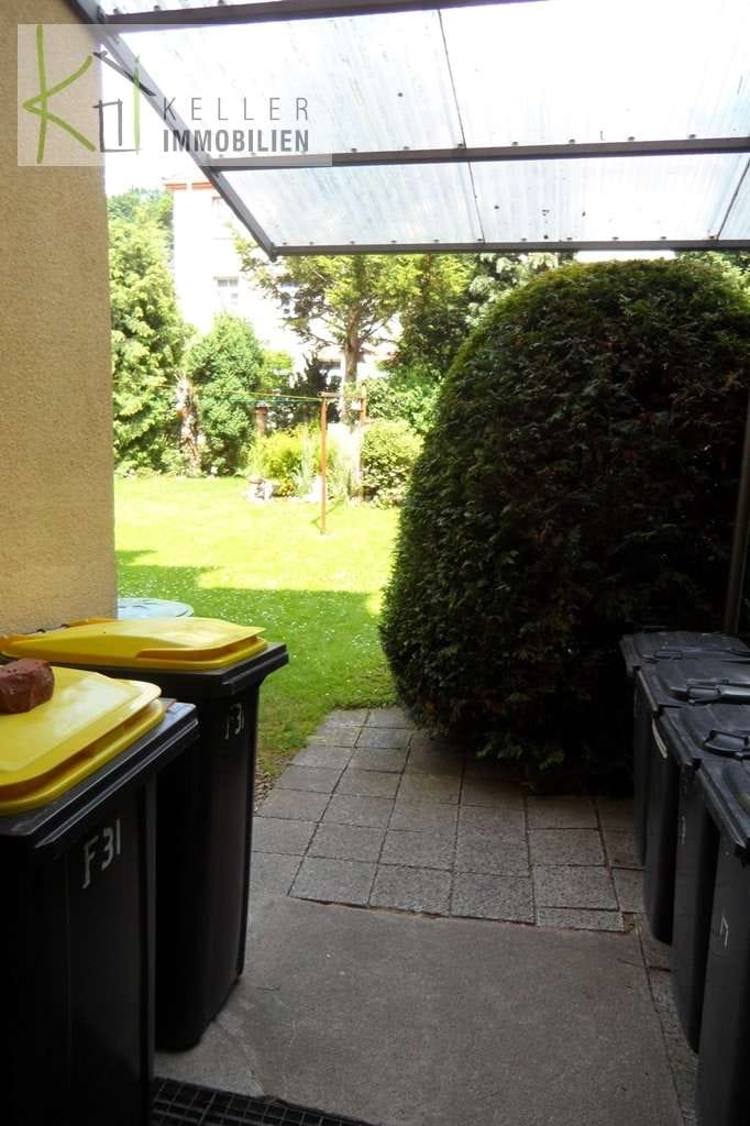 Immobilie in Werdau - KAPITALANLAGE-RENDITEOBJEKT - saniertes MFH mit 5 Einheiten, großer gepflegter Gemeinschaftsgarten - Bild 1