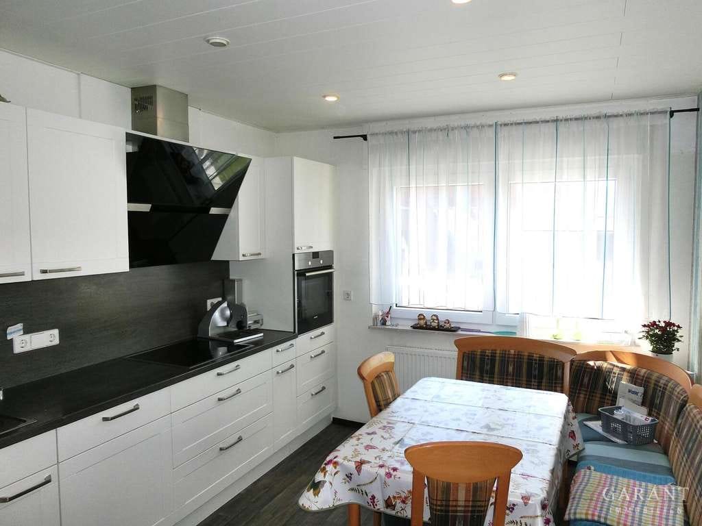 Immobilie in Bad Überkingen - Modernisiertes Einfamilienhaus in traumhafter Umgebung, inkl. Einbauküche und Garage - Bild 4