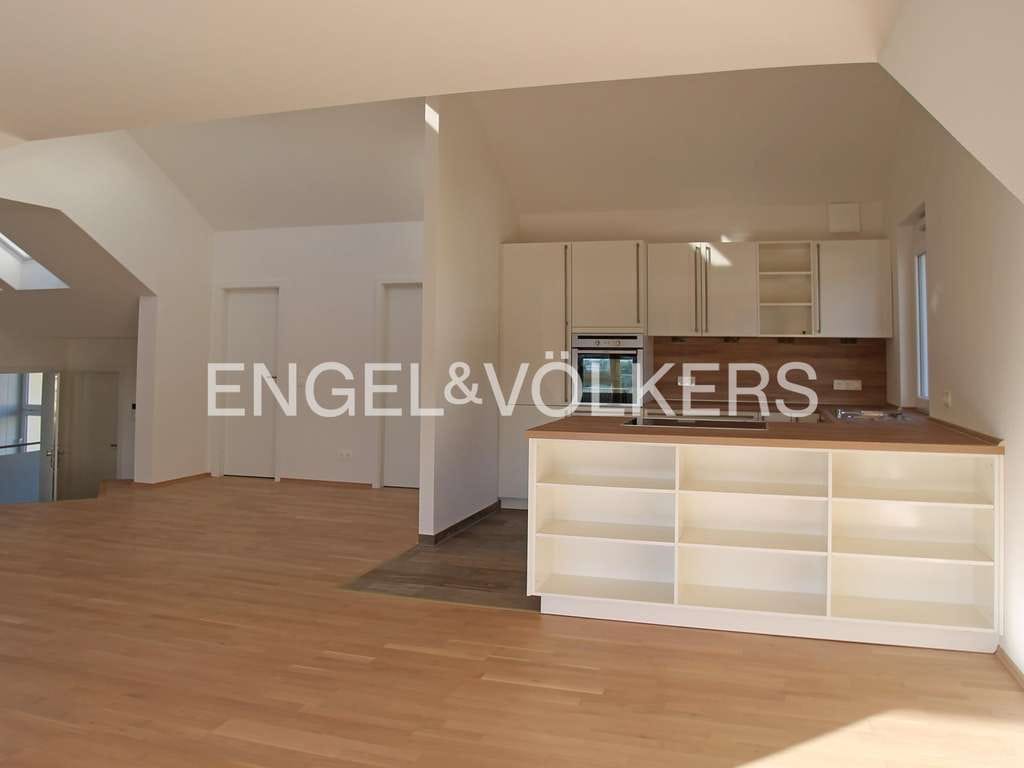 Immobilie in Dossenheim - Moderne Dachgeschosswohnung mit offener Wohnküche und Südbalkon - Bild 1