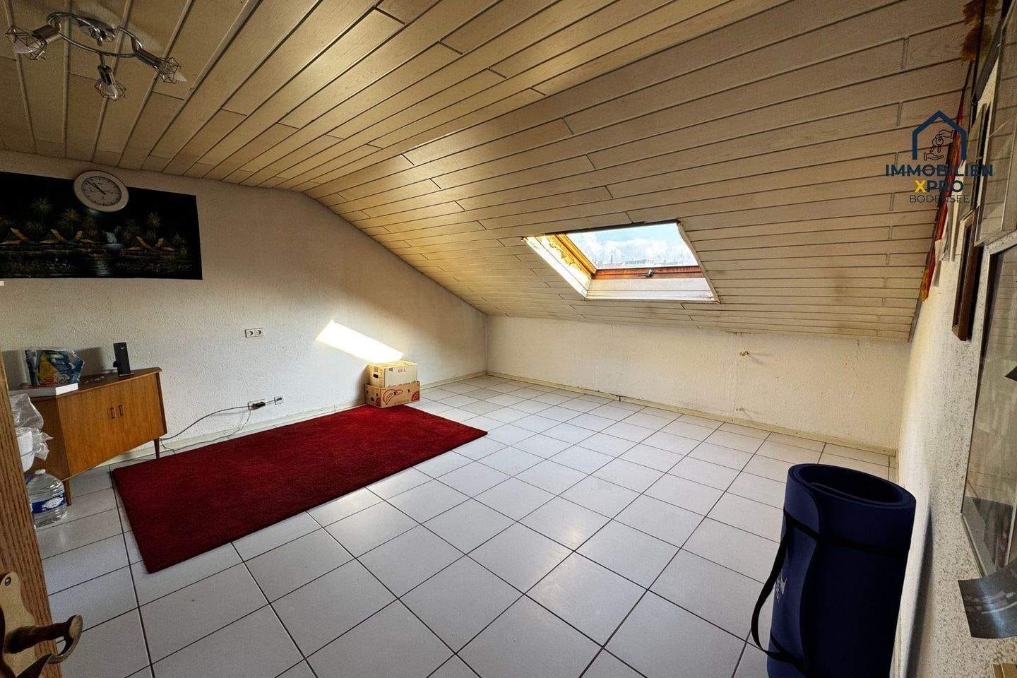 Immobilie in Singen (Hohentwiel) - 2-Zimmer-DG-Wohnung mit Garage & Hohentwielblick/Singen - Bild 3