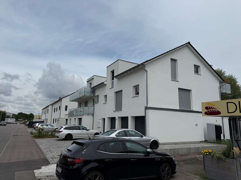 Immobilie in Brackenheim - Brack.-Hausen: Teilrenoviertes 2 Fam.-Haus mit Gewerbeanbau/ Gewächshaus - Bild 2
